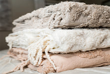 Load image into Gallery viewer, Fringe Tufted Throw Blanket