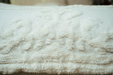 Load image into Gallery viewer, Fringe Tufted Throw Blanket