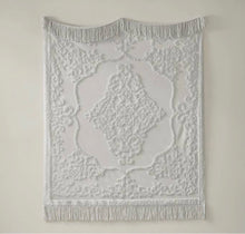 Load image into Gallery viewer, Fringe Tufted Throw Blanket